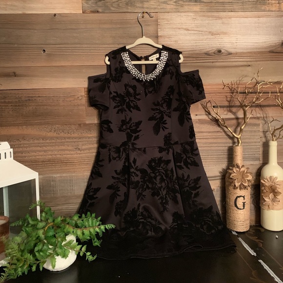 monteau girl Other - 💚Black Christmas/holiday dress 10/12 gorgeous!